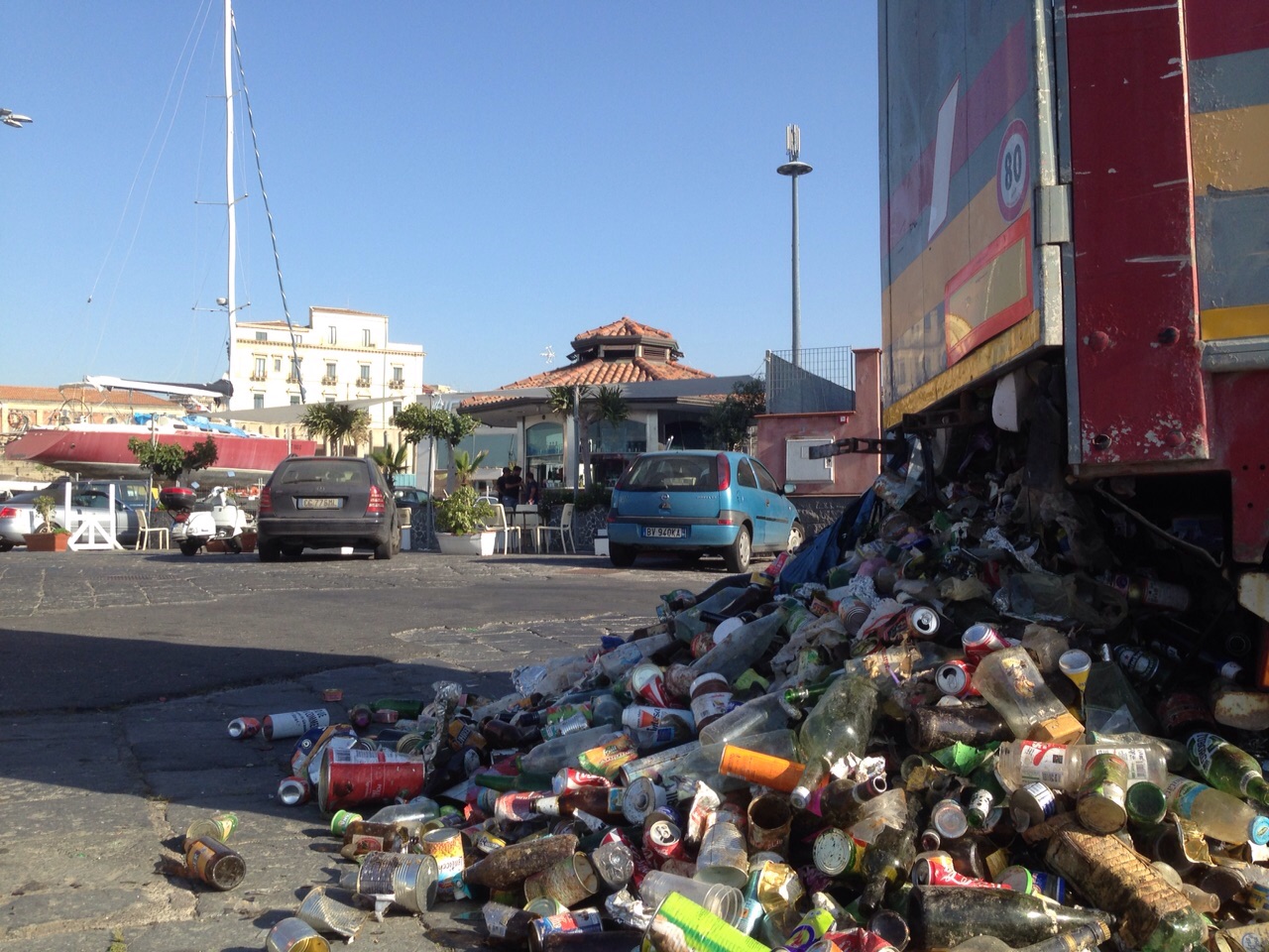 Catania, dopo agitazione riprende la raccolta di rifiuti$